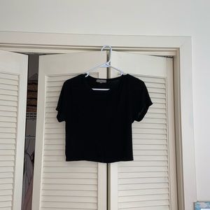 URBAN OUTFITTERS crop tee